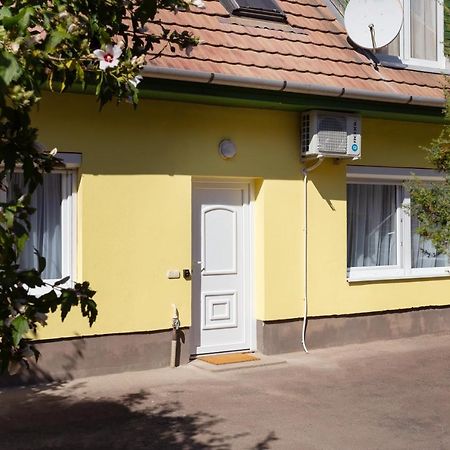 Nadi'S Apartman Егер Екстериор снимка